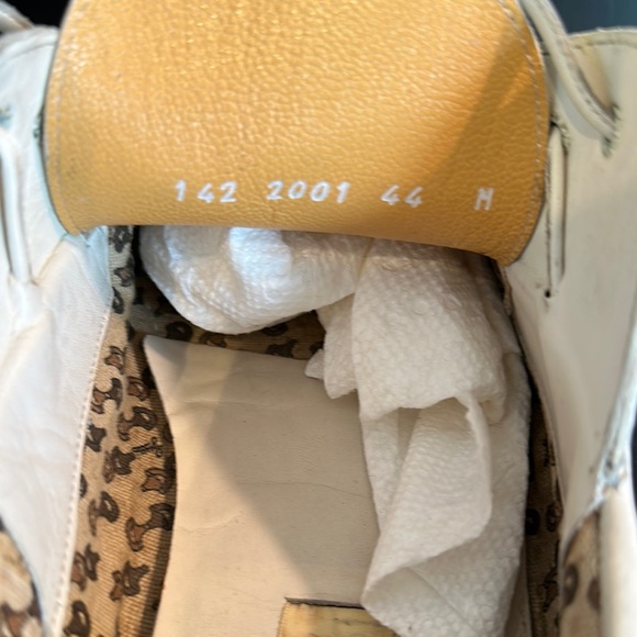 Gucci Cream Boat Shoes - Picture 4 of 7